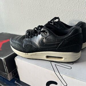 AIR MAX 1 LEATHER STINGRAY PA ATMOS RETRO PARRA PATTA